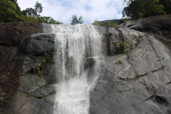 Вид Чудовий Тропічний Водоспад Каменю Лангкаві Малайзія — стокове фото
