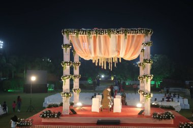  Şehir - Valsad, Devlet - Gujarat Ülkesi - Hindistan, Tarih 09 / 16 / 2020 Geleneksel Hint düğün sahnesi