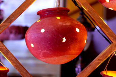 Çamur limanı, delikten gelen ışık ile dekoratör, düğün ve parti için dekorasyon.