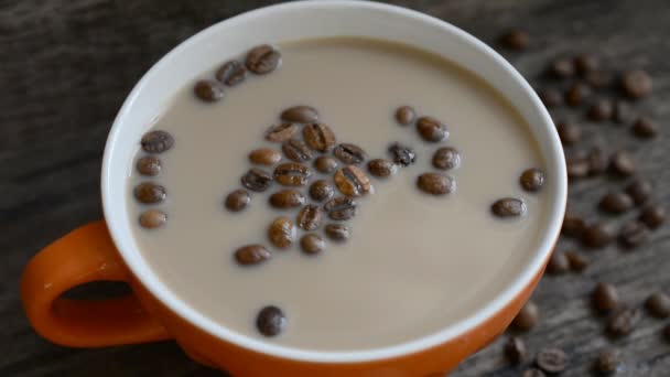 Filiżanka Kawy Mlekiem Ziarna Kawy Jedzeniem Piciem Streszczenie — Wideo stockowe