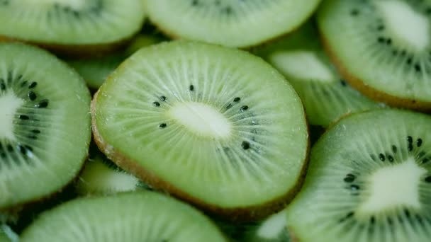 Fatias de frutas Kiwi rotativas — Vídeo de Stock