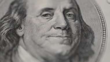 Başkan Benjamin Franklin bir yüz dolar üzerinde portresi bill makroda döndür.