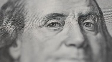 Benjamine Franklin portre yüz dolarlık banknot üzerinde