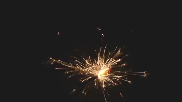 Lightening kerst sparkler met copyspace — Stockvideo