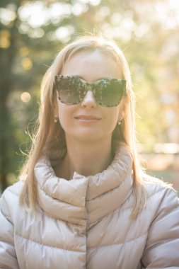 Sunglases kadın portre