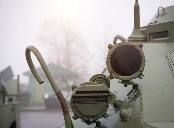 Koplamp op een militaire oude auto — Stockfoto