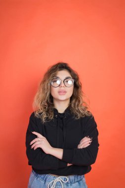 güzel şık kız portresi