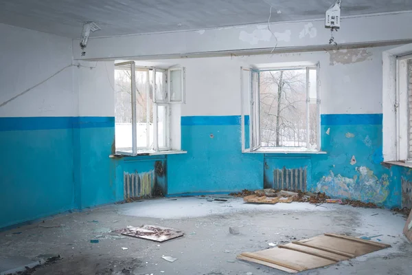 terk edilmiş koridor, eski bina iç Harabeleri