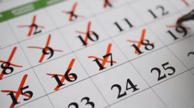 Bir gün bir takvim üzerinde kırmızı kalem tarafından imzalama