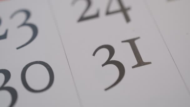 Подписание Дня Календаре Красным Маркером Тридцать Первым Номером — стоковое видео