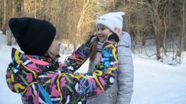 Anne ve sevimli kızı