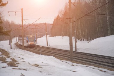 yüksek hızlı yolcu treni hareket