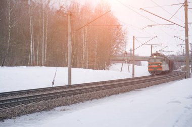 Yük treni Dizel lokomotif çekti