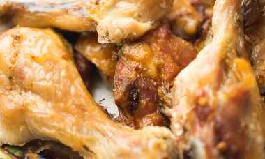 kızarmış tavuk budu