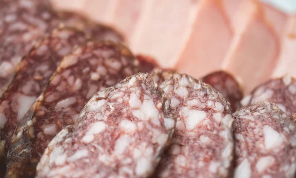 Russe fumé saucisse gros plan — Photo