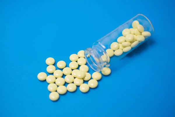 Valeriana pastillas amarillas — Foto de Stock