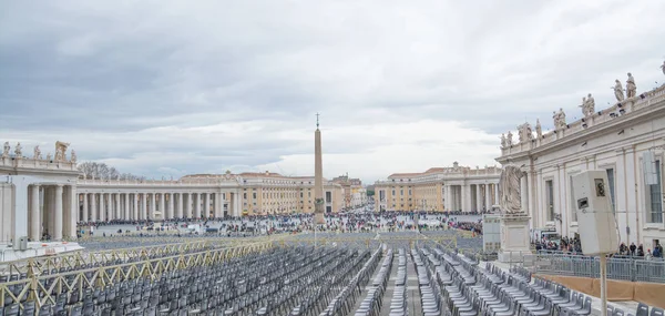 Ciudad del Vaticano, Roma, Italia - 23 de febrero de 2019: Vista del paisaje Plaza del Vaticano . —  Fotos de Stock