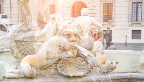 Rom, italien - 16. februar 2015: rom navona square, berühmtes touristisches denkmal. Platz der Einheit in Rom — Stockfoto