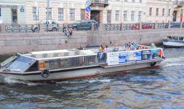 St. Petersburg, Rusya Federasyonu - 12 Temmuz 2015: Fontanka bir St Petersburg nehirdir