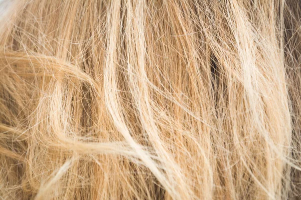 Lunghi capelli biondi come sfondo — Foto Stock