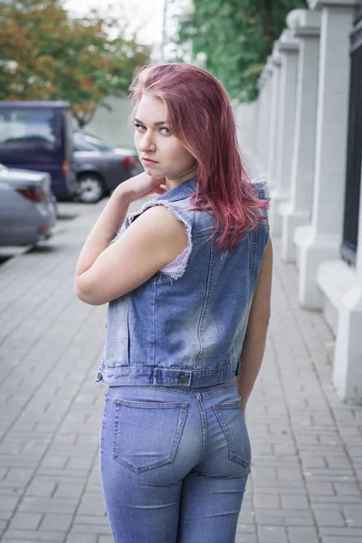 Hipster menina vista traseira — Fotografia de Stock