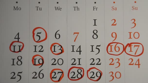 Marcar la fecha en el calendario — Vídeo de stock