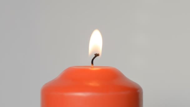 Красная свеча — стоковое видео