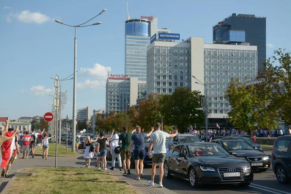 Minsk Belarus Ağustos 2020 Onbinlerce Insan Onursuz Cumhurbaşkanlığı Seçimlerini Polis — Stok fotoğraf