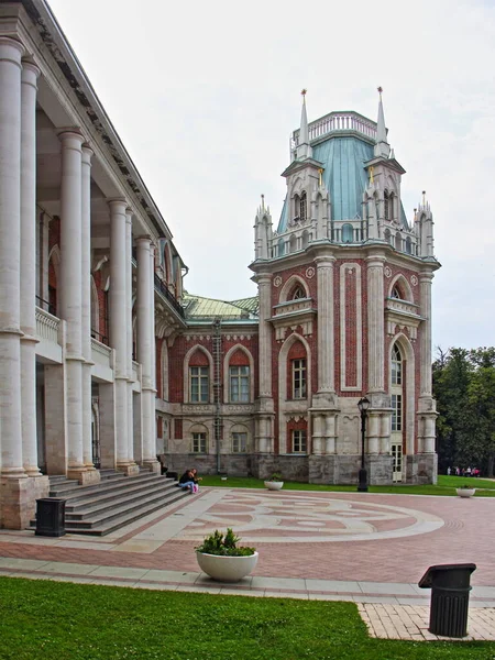 Moskva Rusko 2019 Velká Věž Paláce Kimmerjunkers Dům Obloukovými Okny — Stock fotografie