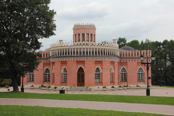 Moszkva Oroszország 2019 Lovasház Régi Téglaépület Tsaritsino Park Múzeum Nyári — Stock Fotó