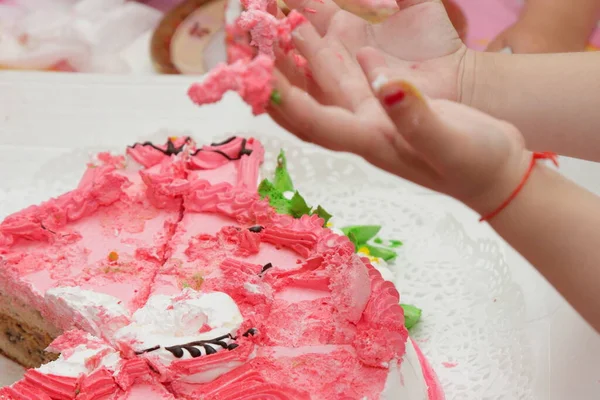 White Pink Birthday Cake Cream Stained Kid Hand Children Birthday — Stock Photo, Image