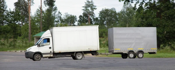 Camion Utilitaire Urbain Compact Blanc Avec Auvent Gris Tente Remorque — Photo