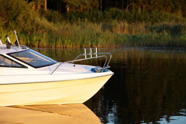 Bateau Moteur Cabine Plastique Blanc Pont Avant Avec Rambarde Avec — Photo