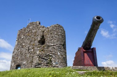Tenby, Galler, Birleşik Krallık, 14 Mayıs 2018: Tenby Pembrokeshire içinde bir kasaba en popüler ziyaretçi konumlar bir 13. yüzyılda harabe kalesidir