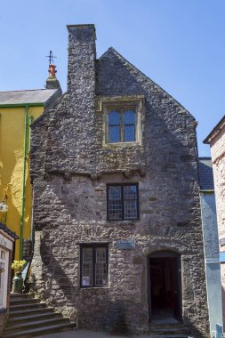 Tenby, Galler, Birleşik Krallık, 14 Mayıs 2018: Tudor tüccar Pembrokeshire bir kasaba en popüler ziyaretçi konumlar bir 15.yüzyılda binada burada