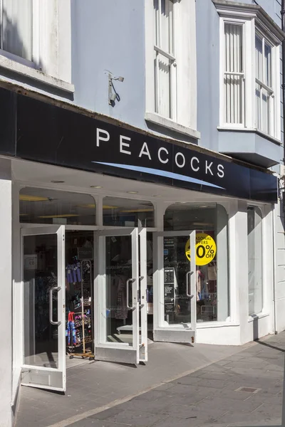 Tenby Gales Reino Unido Mayo 2018 Peacocks Clothing Retail Outlet —  Fotos de Stock