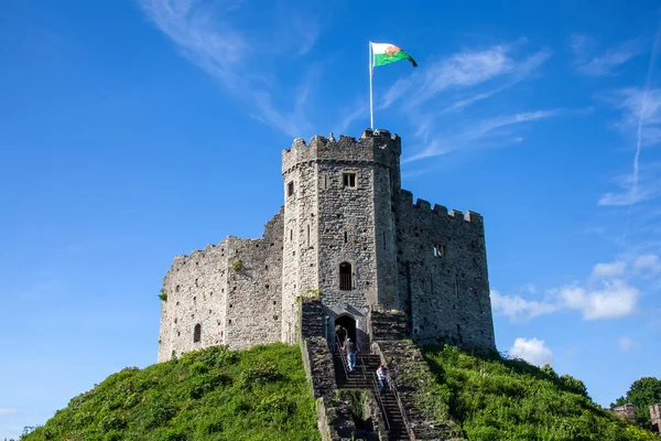 2016年8月31日 英国威尔士加的夫 城堡街加的夫城堡 Cardiff Castle 是一座12世纪的诺曼城堡 是一个受欢迎的旅游胜地 也是城市历史上著名的旅游景点 — 图库照片