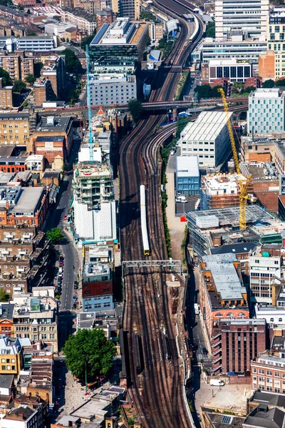 Londýn Velká Británie Července 2013 Letecký Pohled Vlak Jedoucí Železniční — Stock fotografie