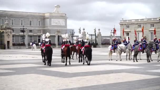 Madrid España Abril 2018 Ceremonia Del Solemne Cambio Guardia Palacio — Vídeos de Stock