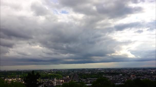 Şehrin Üzerinde Bulutlar Var Zaman Aşımının Çekimi — Stok video