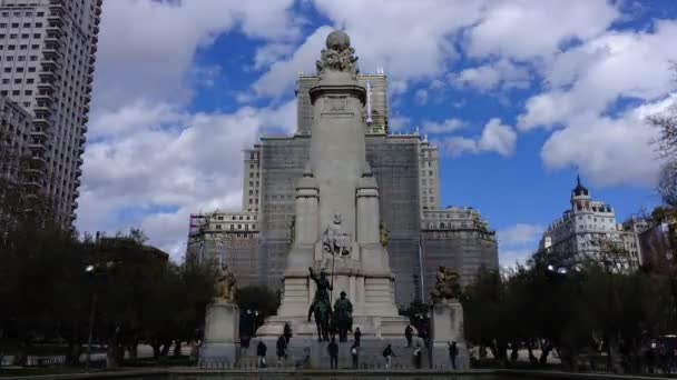 Madrid Spain April 2018 Пам Ятник Мігелю Сервантесу Пропуск Часу — стокове відео