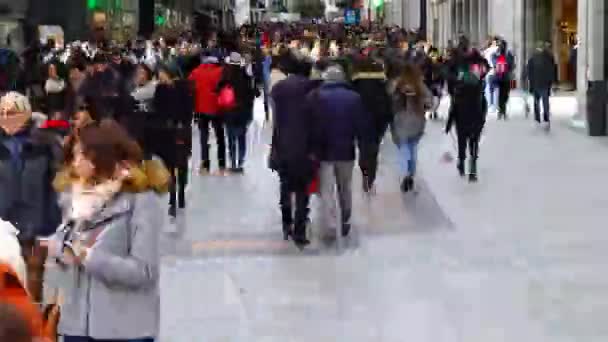 Madrid Spanien Mars 2018 Okända Personer Calle Del Carmen Street — Stockvideo