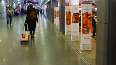 KIEV, UKRAINE - 21 Mart 2018: Boryspil Uluslararası Havaalanı Yolcuları.