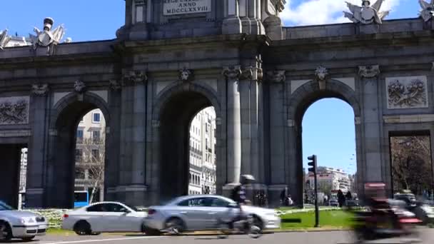 Madrid España Abril 2018 Puerta Alcalá Caducidad — Vídeos de Stock