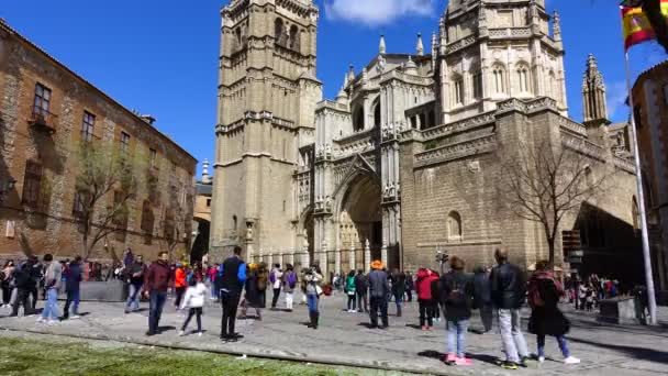 Toledo Spanien Mars 2018 Okända Turister Innan Katedralen Tidsfrist — Stockvideo