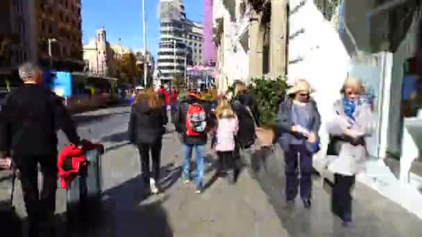 Madrid España Marzo 2018 Personas Desconocidas Calle Gran Vía Hiperlapso — Vídeos de Stock