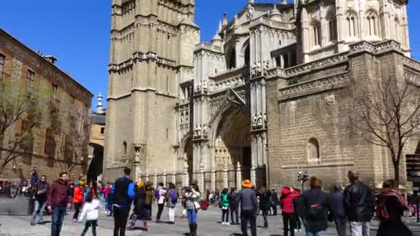 Толедо Испания Марта 2018 Года Неизвестные Туристы Перед Собором Timelapse — стоковое видео