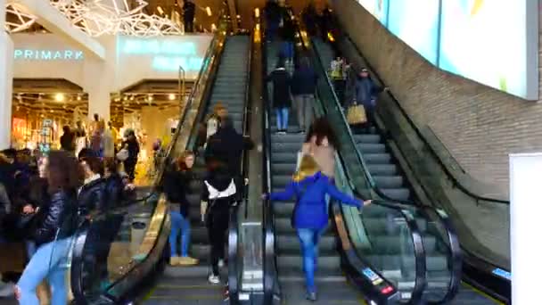 Madrid Spagna Marzo 2018 Acquirenti Nel Negozio Primark Gran Timelapse — Video Stock