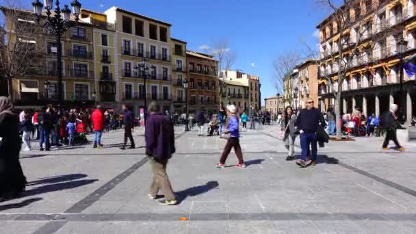 Toledo España Marzo 2018 Personas Desconocidas Plaza Zocodover Cronograma — Vídeo de stock