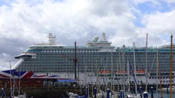 Coruna Spain April 2018 Круїзний Лайнер Яхти Порту Timelapse — стокове відео